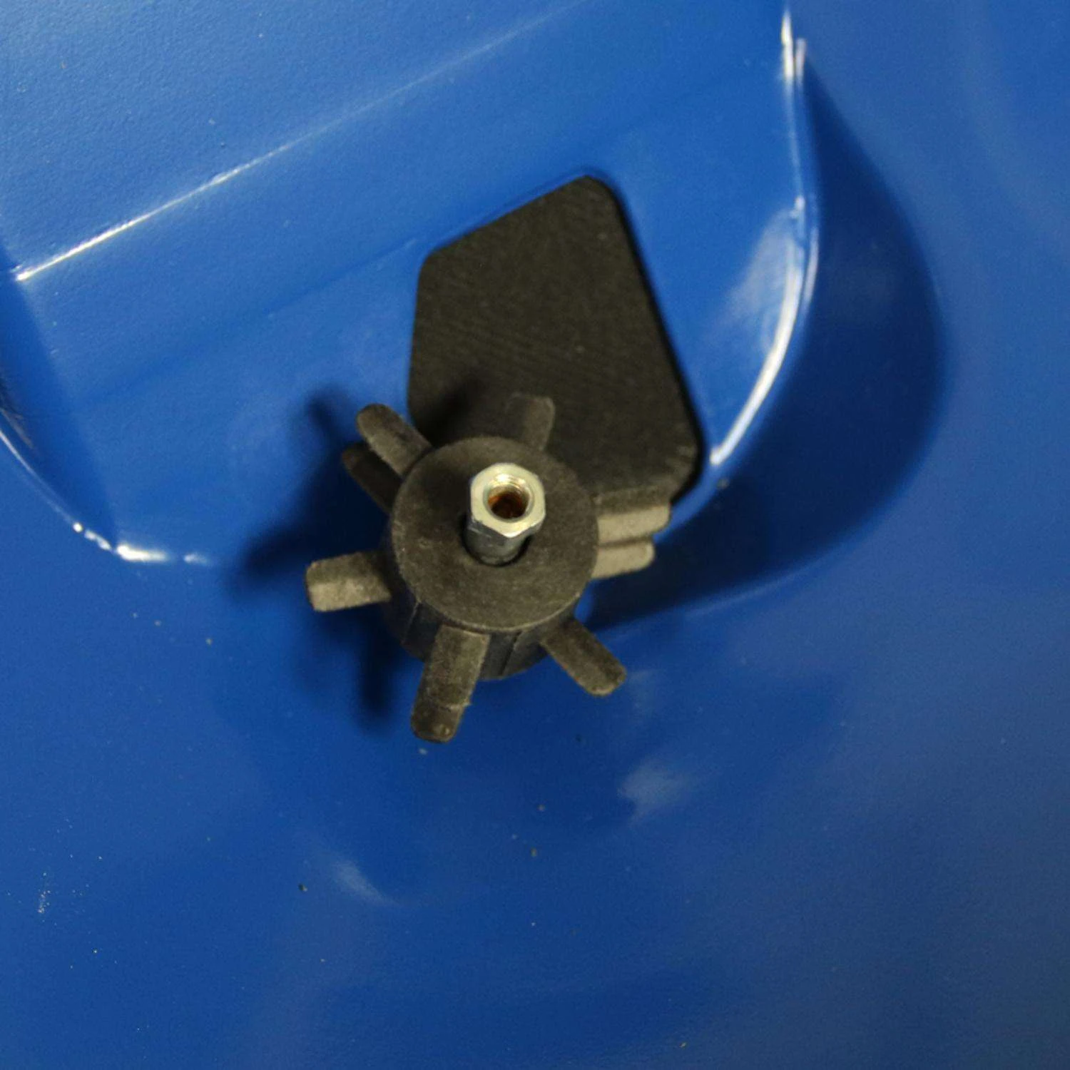 Chapin 96 In. W Push Spreader For Salt/Ice Melt 70 Lb 5 Chapin 96 In. W Push Spreader For Salt/Ice Melt 70 Lb - Image 5